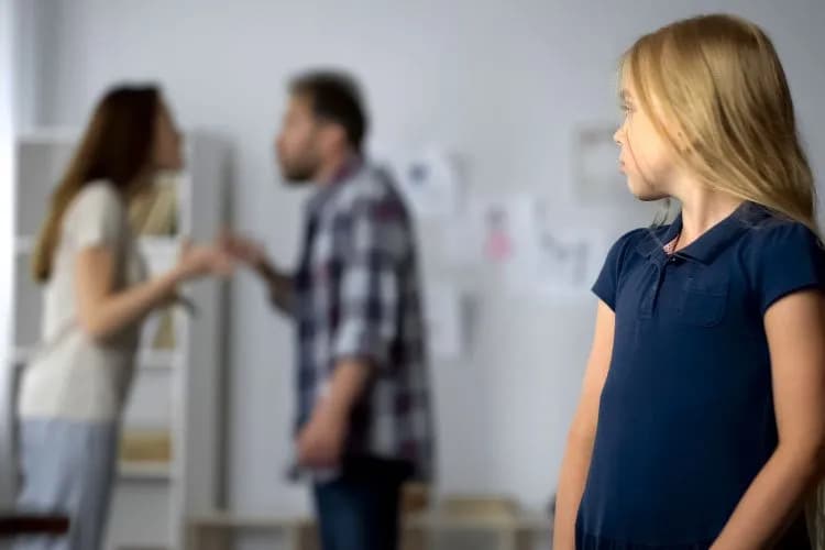 Czy fundusz alimentacyjny wyrównuje zaległe alimenty? Sprawdź prawdę.